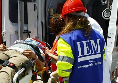 Transporte del enfermo crítico: terrestre, marítimo y del motor